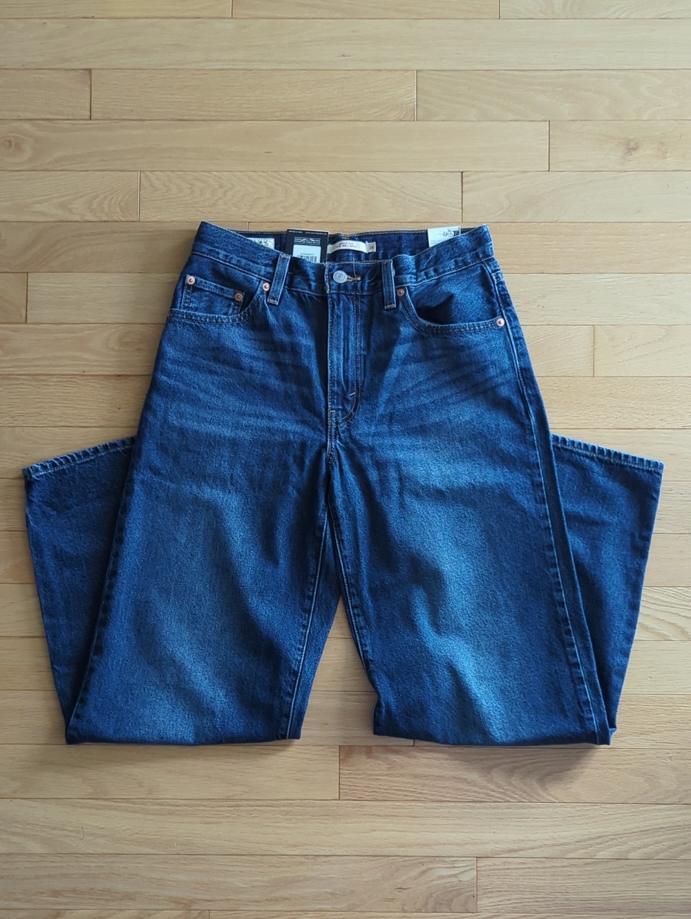 Levi's Baggy Dad Jeans In She's Nice - Dark Wash